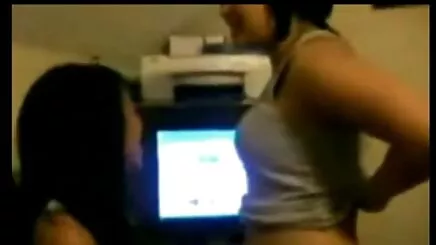 Süt beyazı cildi, bir altyazı porno sex BBC!