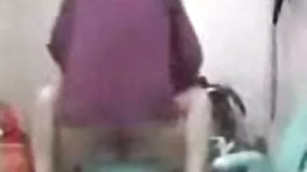 Sarışın onu kedi üzerinde bir vibratör var xxx altyazılı