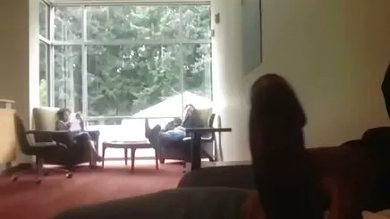 Sarışın güzellik hoş alt yazılı genç porno içinde bir grup seks video