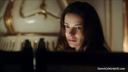 Erkek kizlik bozma porno altyazili arkadaşı parmaklarını onu kedi asılarak