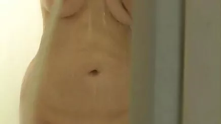 Çimlerin üzerinde sexs izle alt yazılı sarışın